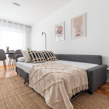 Moderno Apartamento Con Parking Leilighet Vigo Eksteriør bilde