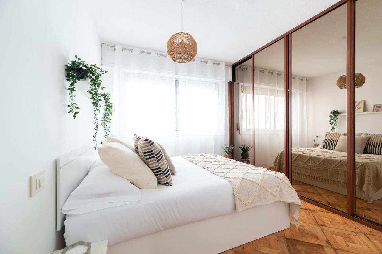 Moderno Apartamento Con Parking Leilighet Vigo Eksteriør bilde