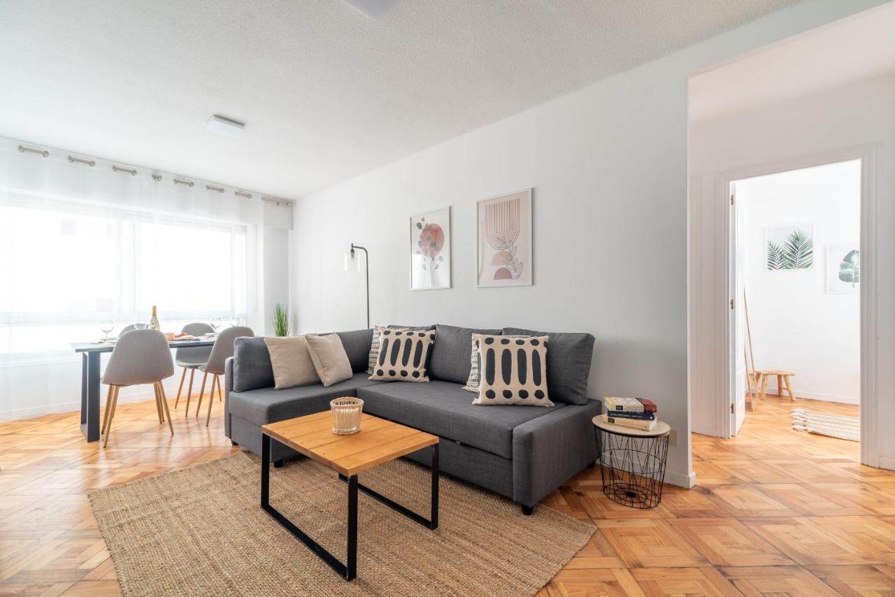 Moderno Apartamento Con Parking Leilighet Vigo Eksteriør bilde
