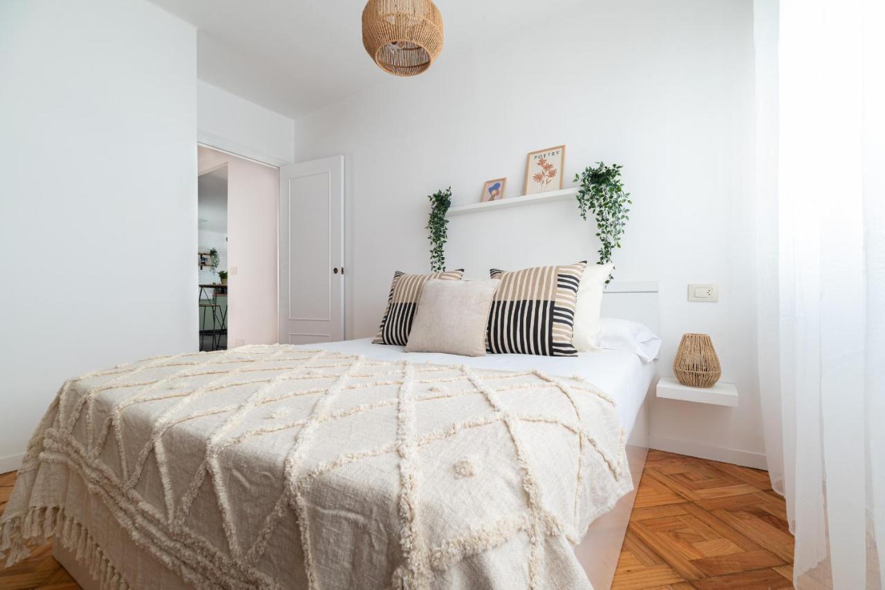 Moderno Apartamento Con Parking Leilighet Vigo Eksteriør bilde