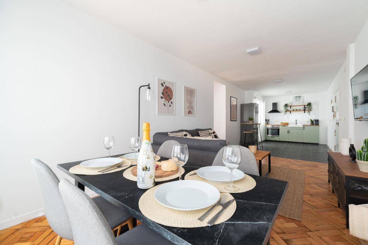 Moderno Apartamento Con Parking Leilighet Vigo Eksteriør bilde